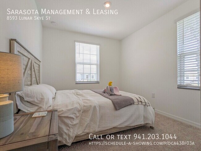 Building Photo - 8593 Lunar Skye St