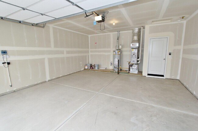 Building Photo - 11138 Overhang St