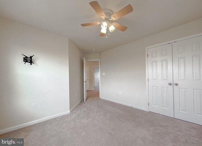 Building Photo - 23246 Lindsay Dr