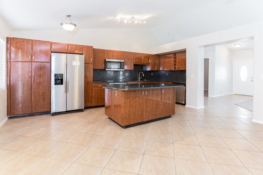 Building Photo - 1205 Spring Breeze Cir