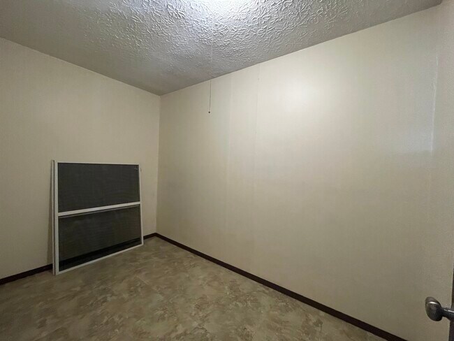 Building Photo - 407 Parker St