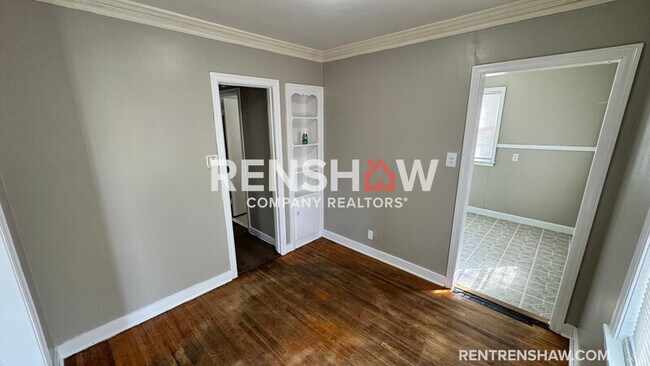 Building Photo - 992 Wrenwood St