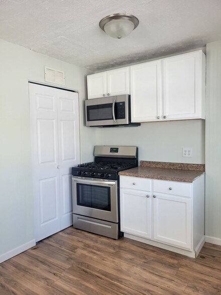 Building Photo - 4440 Saint Ann Ln