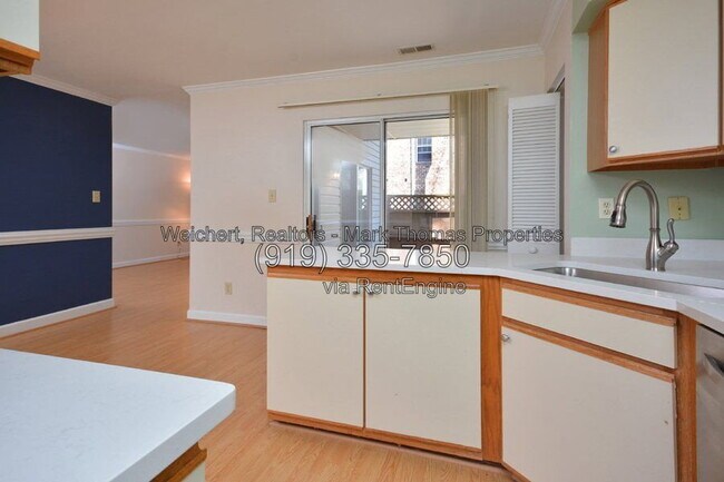 Building Photo - 425 Summerwalk Cir