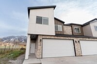 Building Photo - 48 410 W