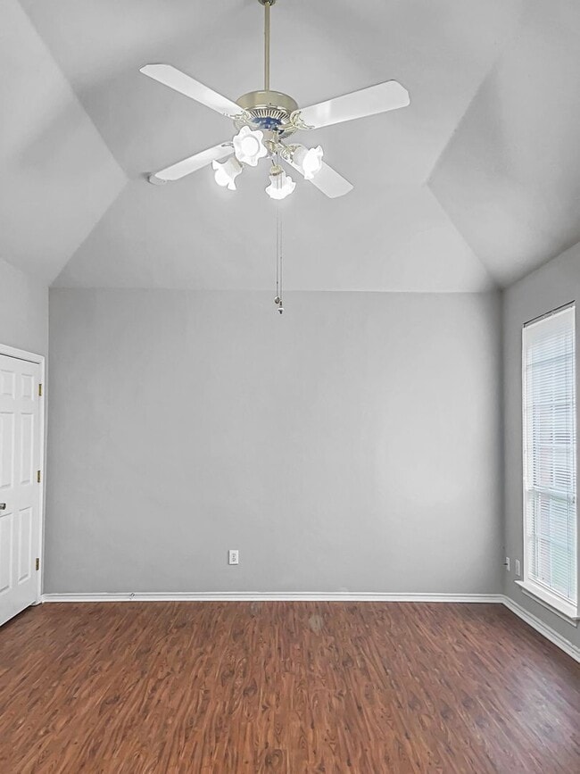 Building Photo - Beautiful 2 Story Home with Greenbelt Views!