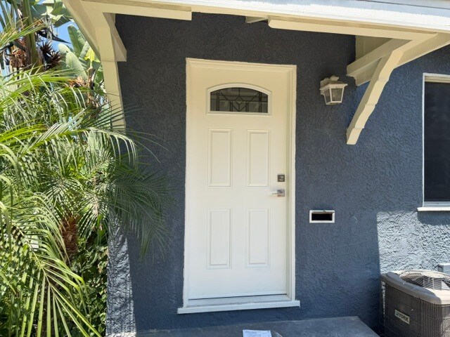 Building Photo - 430 N Lomita St