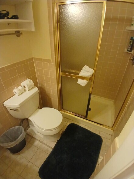 Building Photo - 1937 Woodford Rd