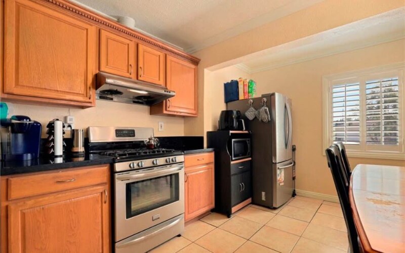 Building Photo - 5065 Gardenia Ave