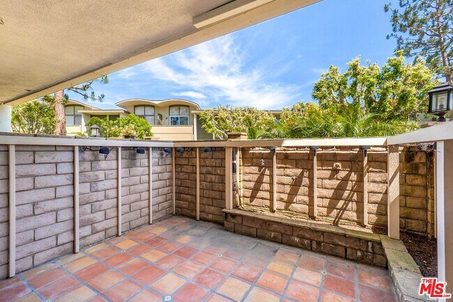 Building Photo - 13214 Fiji Way