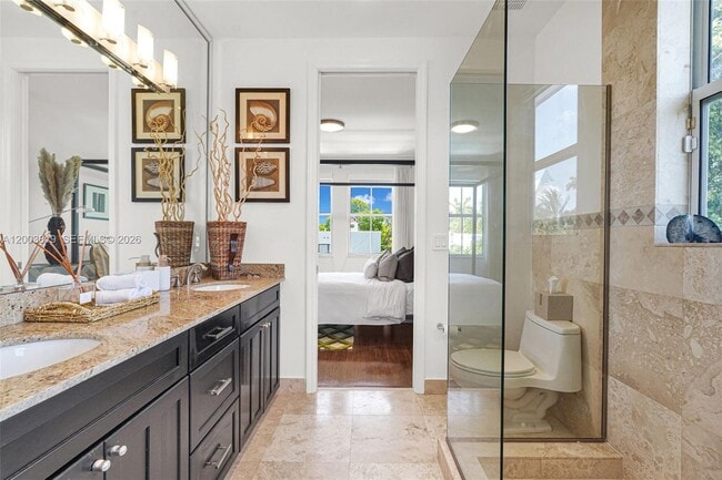 Building Photo - 2143 N Bay Rd