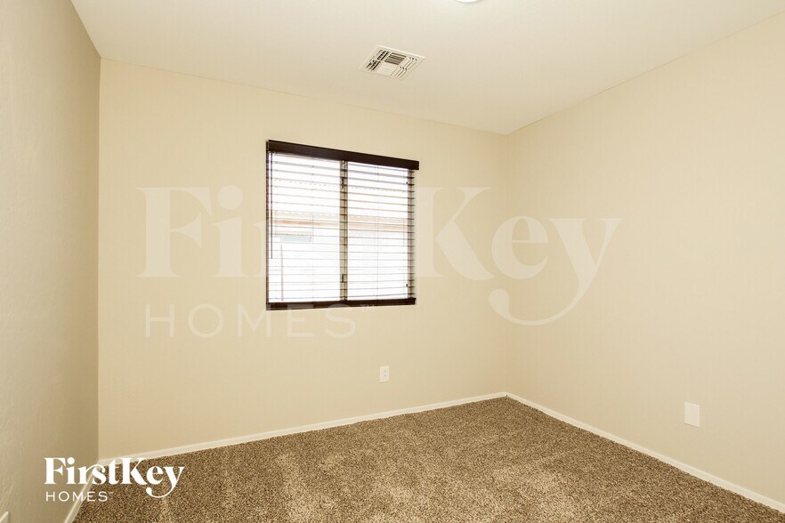 Building Photo - 7221 W Marlette Ave