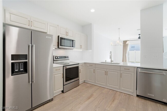 Building Photo - 3009 Palmetto Oak Dr