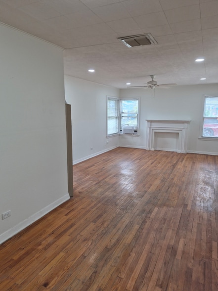 Building Photo - 118 Greenwich Blvd