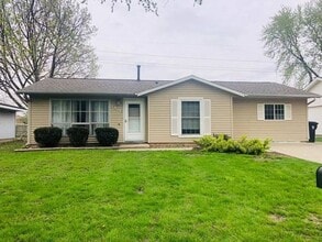 Building Photo - Charming Ranch Home with Flexible Space and Private Backyard