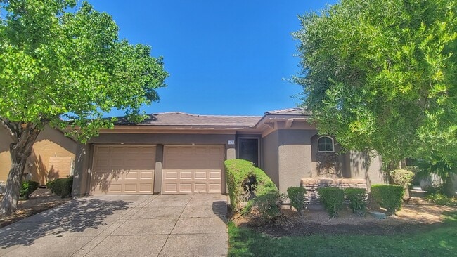 Primary Photo - 47 Fountainhead Cir