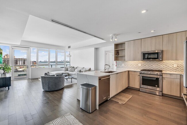 Building Photo - 800 Ave at Port Imperial