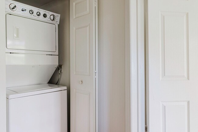 Building Photo - 444 Washington Blvd