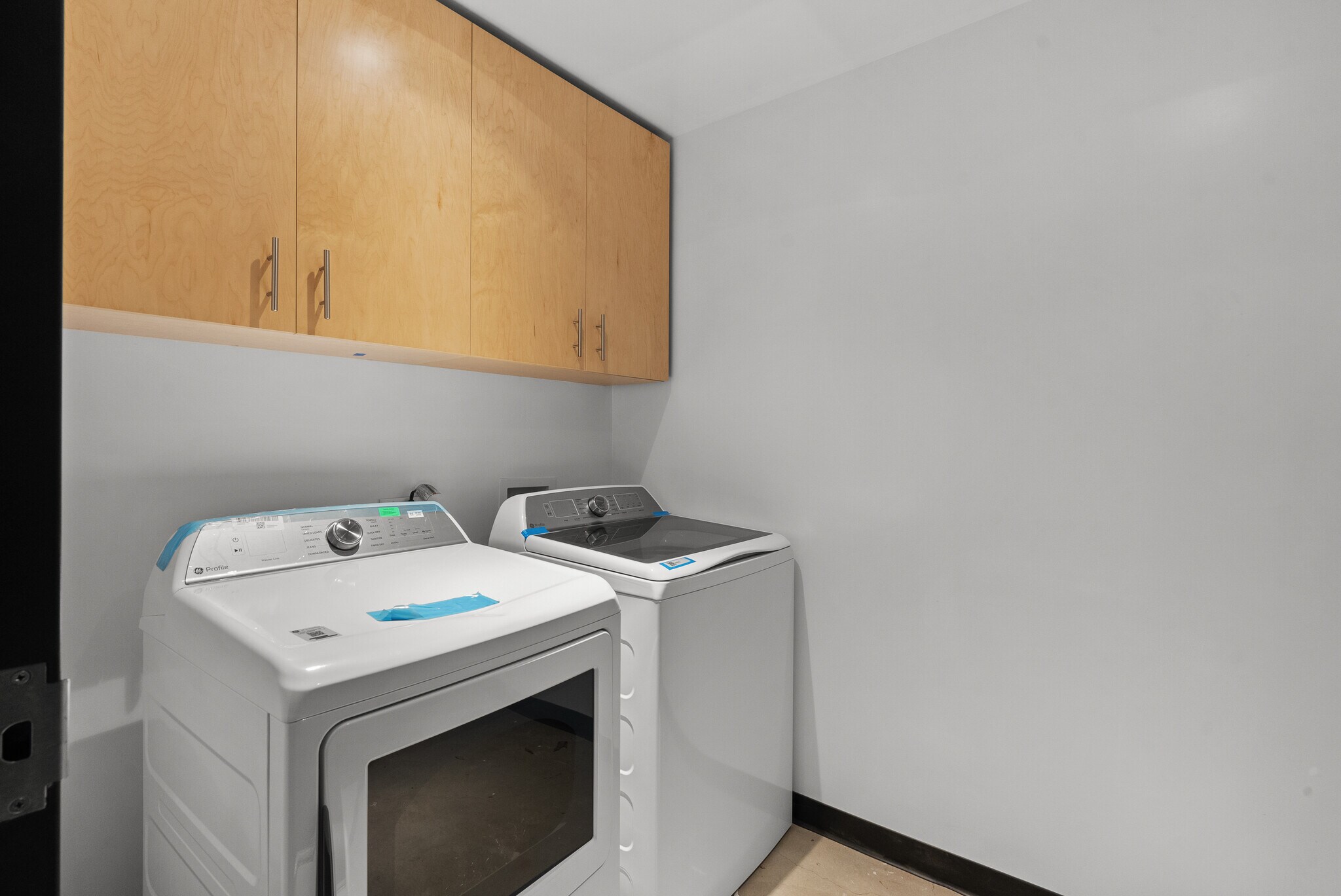 Building Photo - 922 W Clark Ave