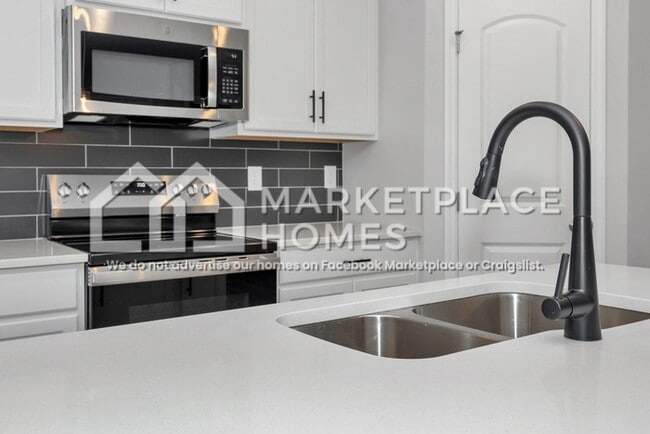 Building Photo - 14163 Nursery Dr