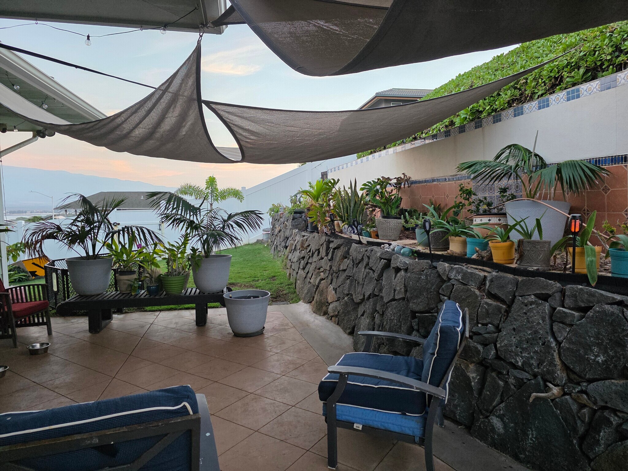 Building Photo - 1367 Kakae Pl