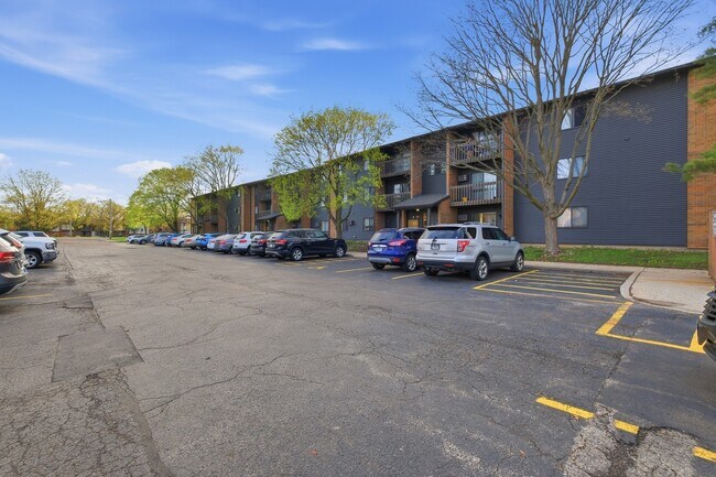 Building Photo - 621 S Virginia Rd