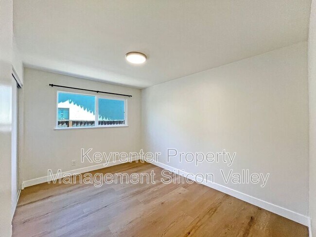 Building Photo - 5835 Halleck Dr