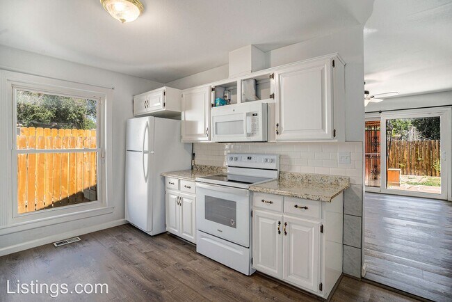 Building Photo - 3 br, 2 bath House - 709 Zion Dr