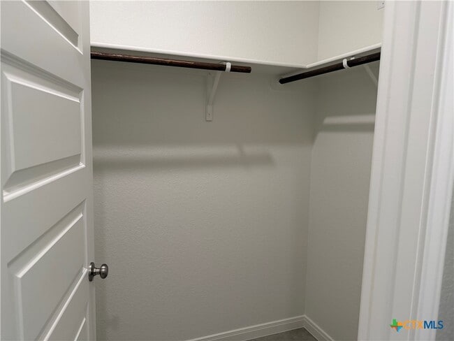 Building Photo - 2011 Bear Grass Rdg Rd