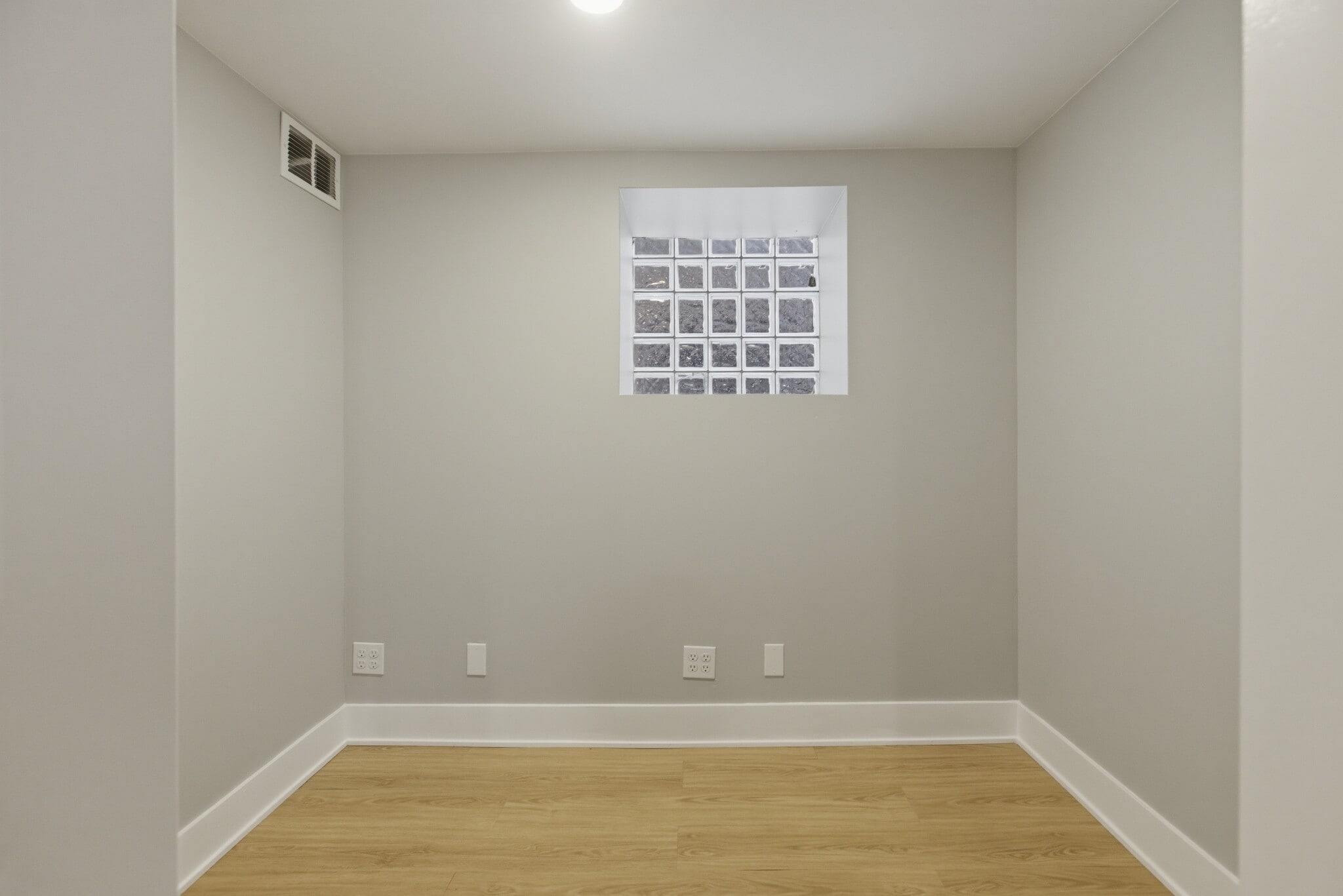 Building Photo - 3716 N Racine Ave