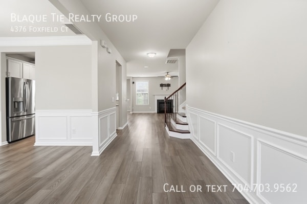 Building Photo - 4376 Foxfield Ct