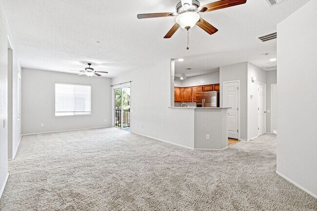 Building Photo - Beautiful townhouse for Rent!