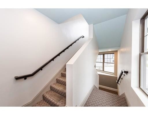 Building Photo - 100 Sagamore St