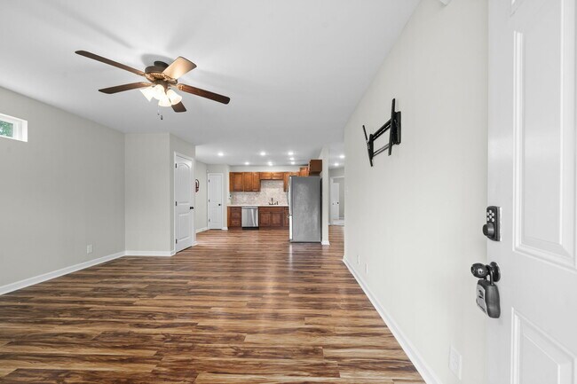 Building Photo - 1709 Evans Rd