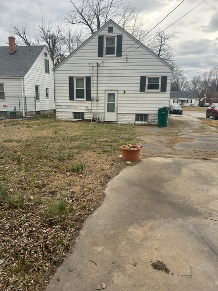 Building Photo - 505 Chaudet Ave