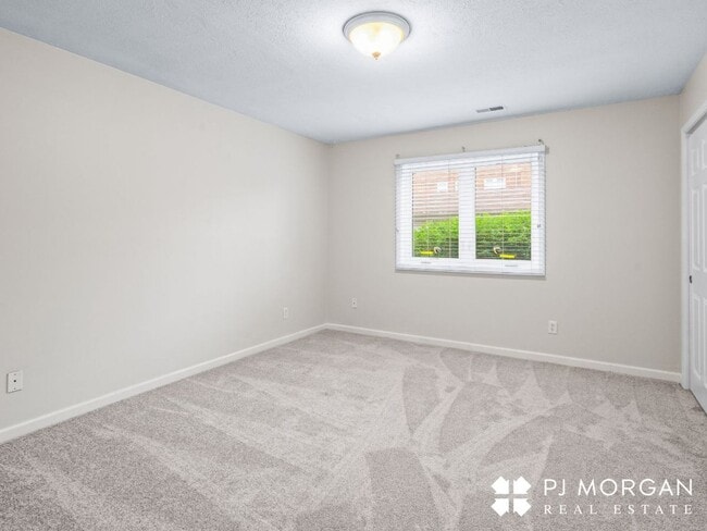 Building Photo - 2 Bedroom, 2 Bathroom Condo