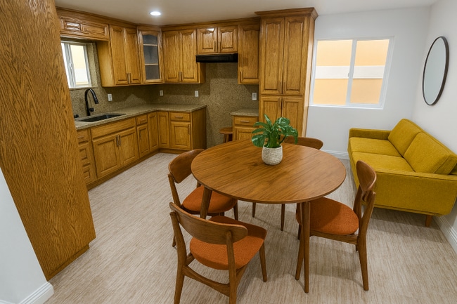 Building Photo - 711 N Sloan Ave