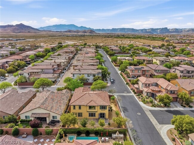 Building Photo - 10344 Shropshire St