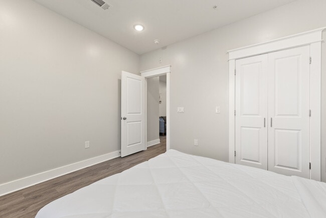 Building Photo - 133 Briarfield Ave