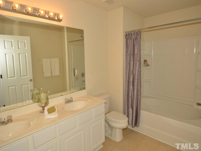 Building Photo - 114 Gallent Hedge Trail