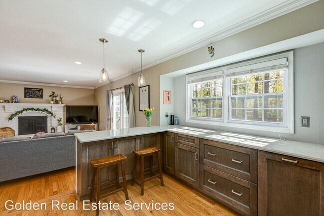 Building Photo - 5 br, 3.5 bath House - 5624 Kemp Ln