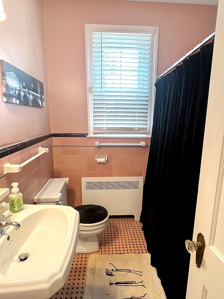 Bathroom - 1st floor - 108 Manchester Ave