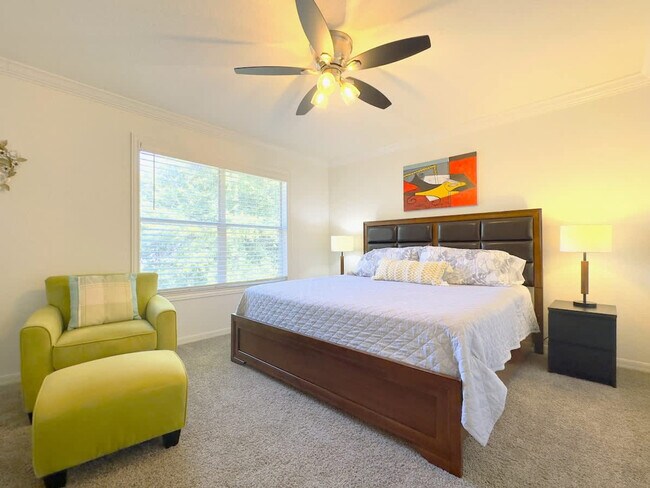 Building Photo - 1042 Calabria Ave