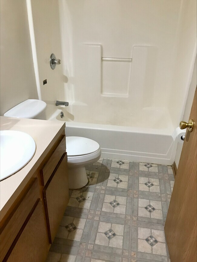 Building Photo - 45 E York St