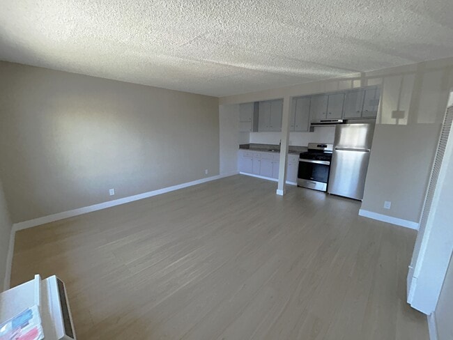 Building Photo - 8936 Cedros Ave
