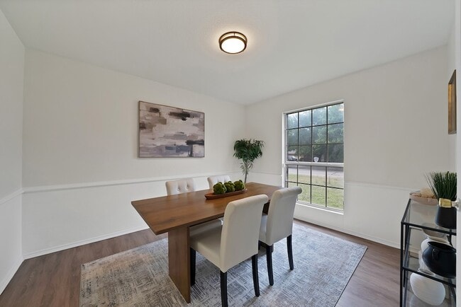 Building Photo - 7548 Meadow Creek Dr
