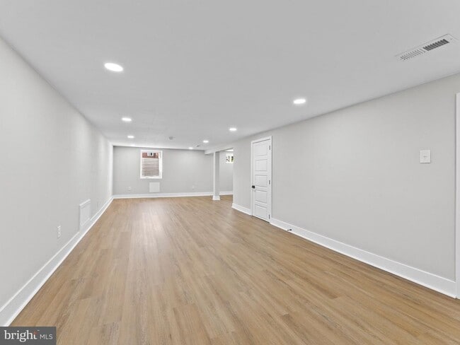 Building Photo - 116 2nd St