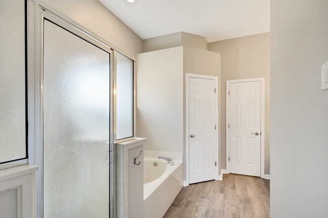 Building Photo - 7775 Shadow Elm Ln