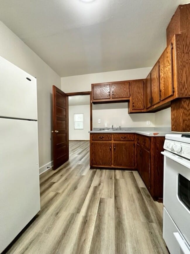 Building Photo - 808 Cherry St