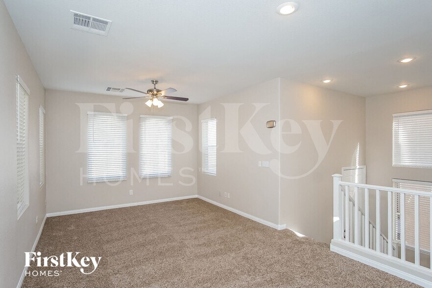 Building Photo - 9518 Summer Furnace St